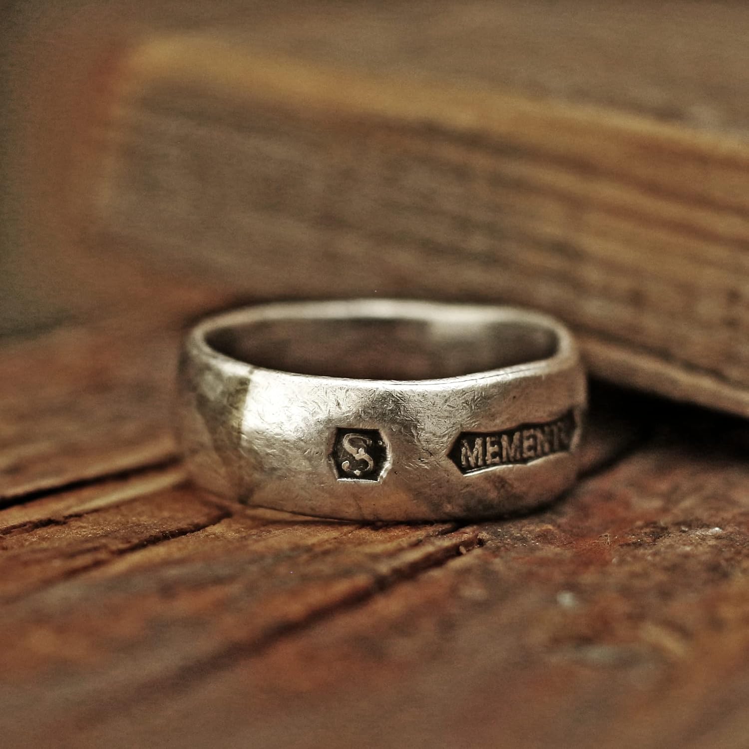 MEMENTO MORI Ring