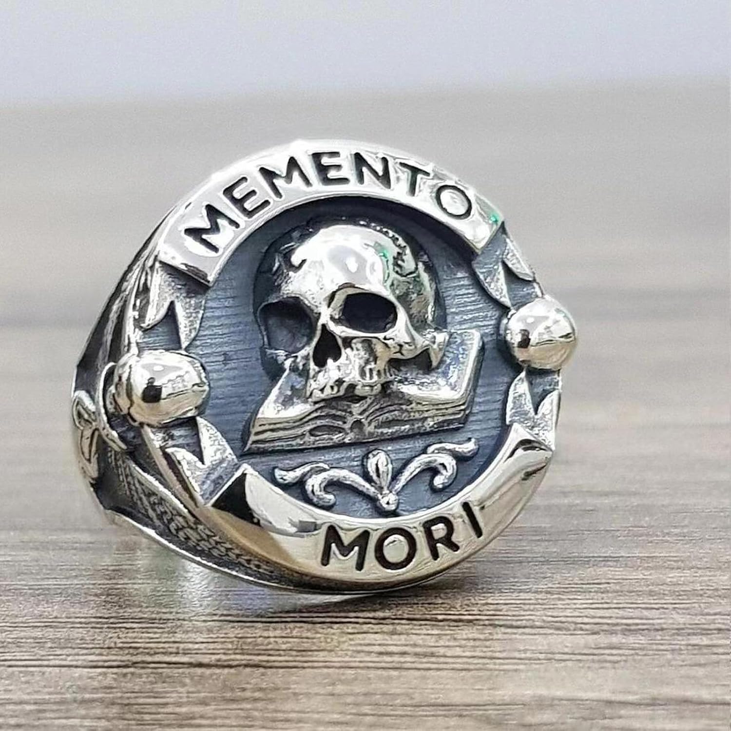 New 2026 Unisex Goth Vintage Ethic Memento Mori Carpe Diem Letter Skull Rings For Men, Fashion Punk Christmas Halloween Skeleton Ring Luxury Accessories Creative Gift For Women