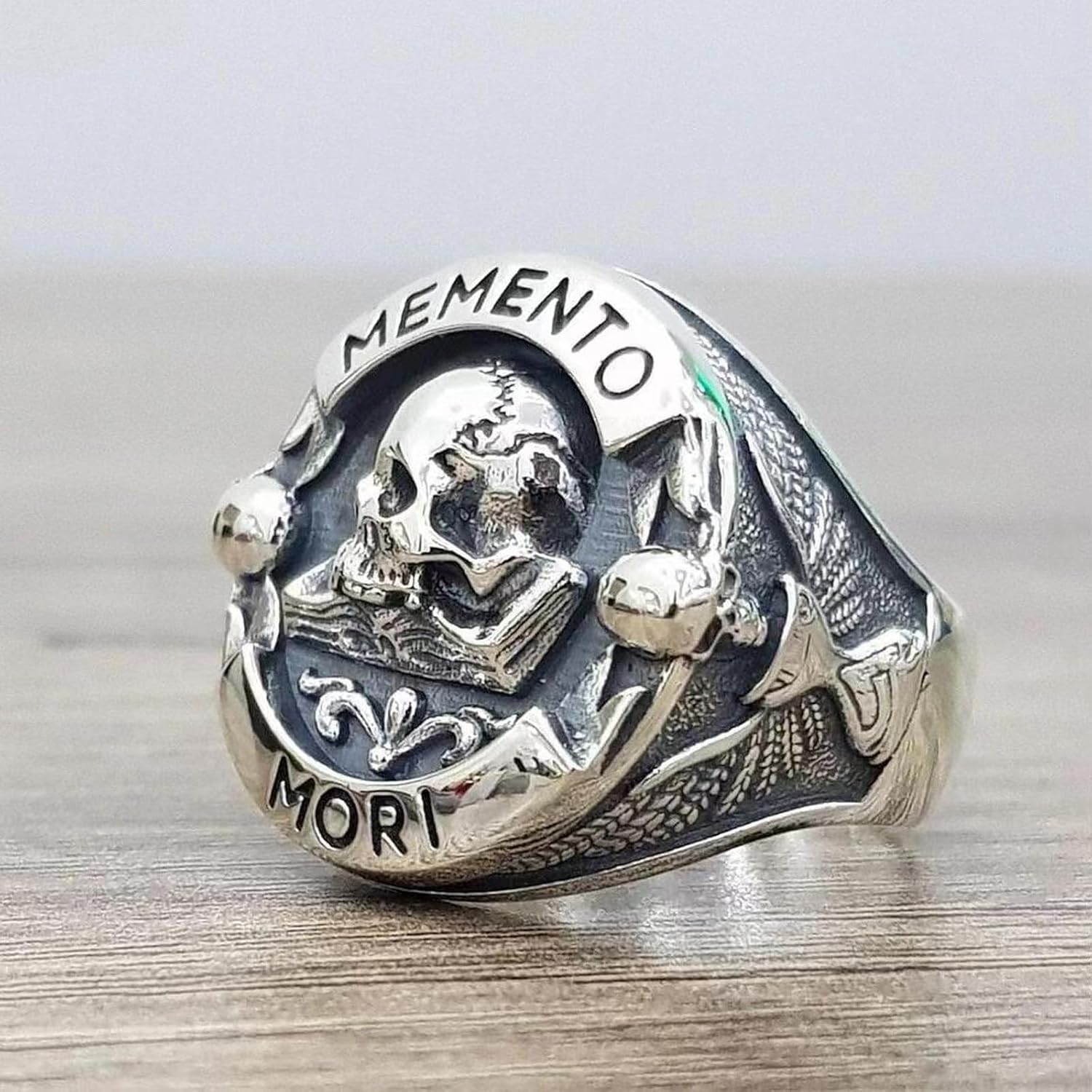 New 2026 Unisex Goth Vintage Ethic Memento Mori Carpe Diem Letter Skull Rings For Men, Fashion Punk Christmas Halloween Skeleton Ring Luxury Accessories Creative Gift For Women